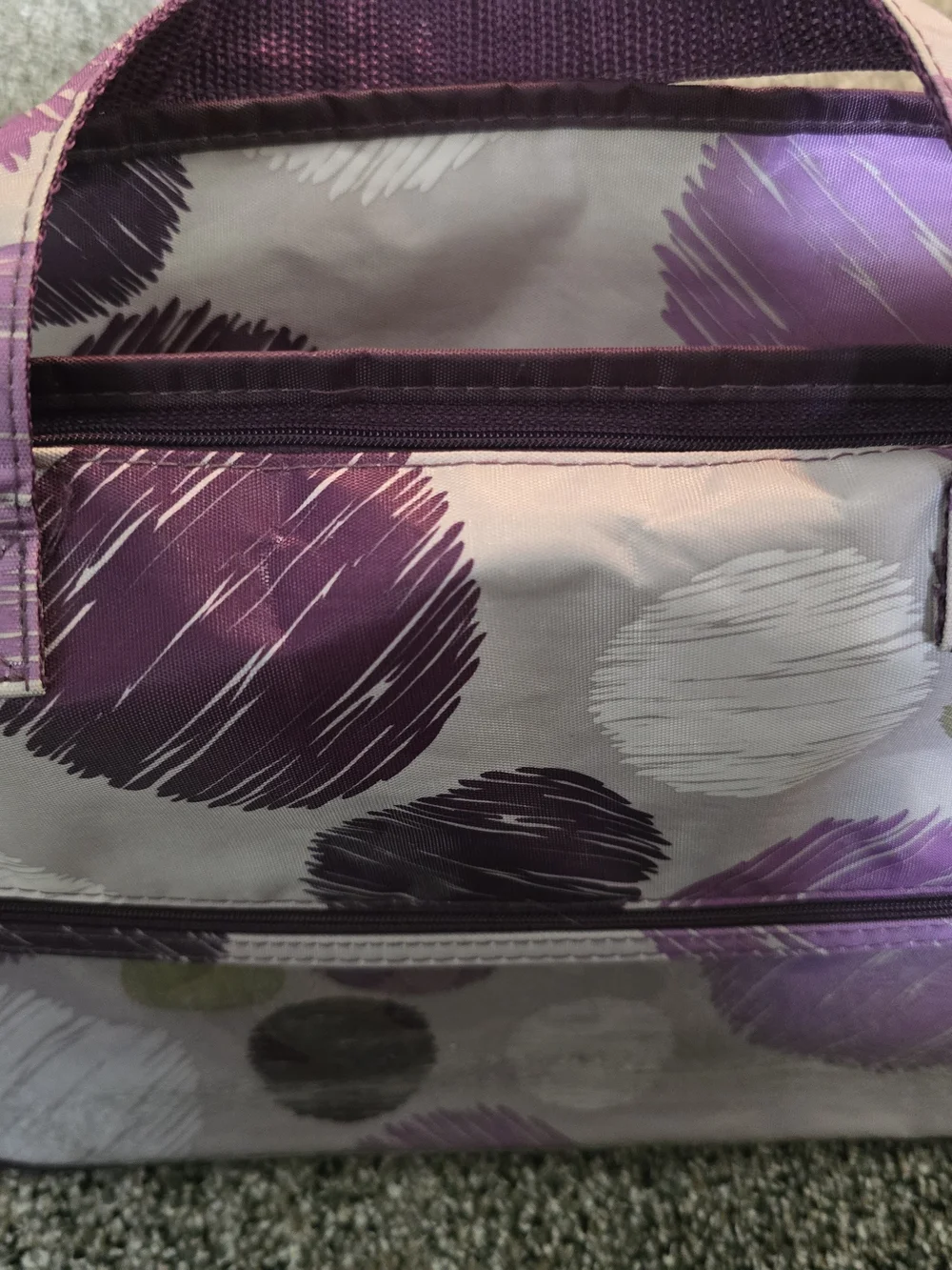 Thirty-One True Beauty Bag in Sketchy Dot Print Travel/MakeUp/Hair Accs - EUC